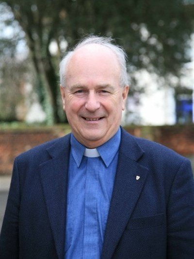 Revd Derek Hinge